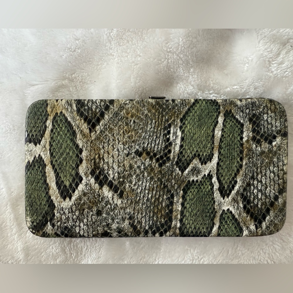 Style & Co. hinged faux snakeskin wallet, green/black, new with tag